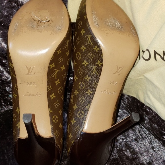 Louis Vuitton - Picture 3 of 3